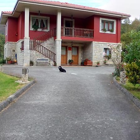 Apartments Aurora La Robellada de Onis Pokoj fotografie