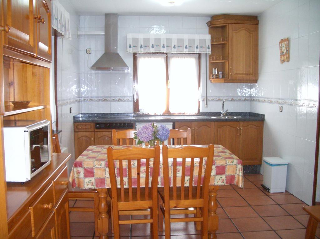 Apartments Aurora La Robellada de Onis Pokoj fotografie